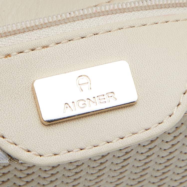 Pre Owned Aigner Beige Leather Cavallina Flap Shoulder Bag