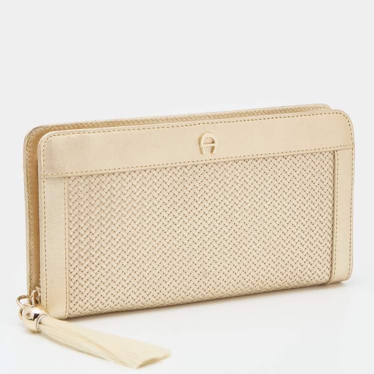 Pre Owned Aigner Metallic Gold Leather Cavallina Tassel Zip Around Wallet