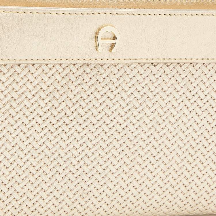 Pre Owned Aigner Metallic Gold Leather Cavallina Tassel Zip Around Wallet
