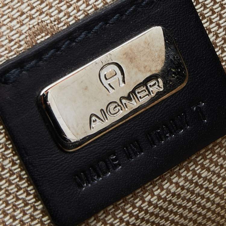 Pre Owned Aigner Black Crinkled Patent Leather Baguette Bag