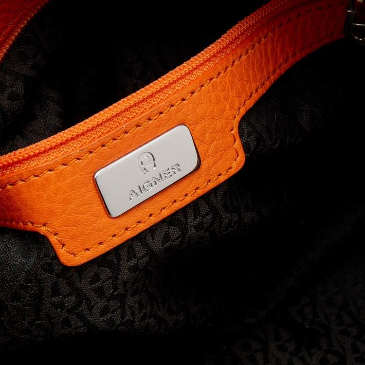 مملوكة مسبقًا Aigner Orange Leather Shoulder Bag