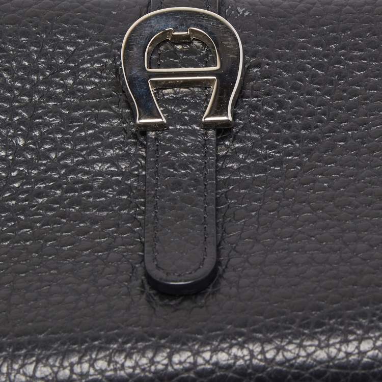 مملوكة مسبقًا Aigner Black Grained Leather Logo Bifold Flap Wallet