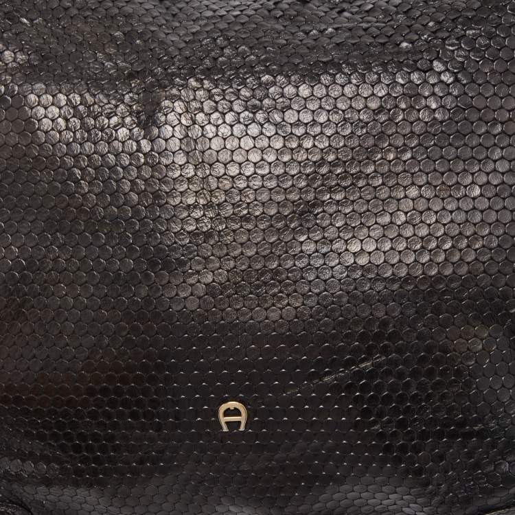 Pre Owned Aigner Black Embossed Leather Zip Hobo