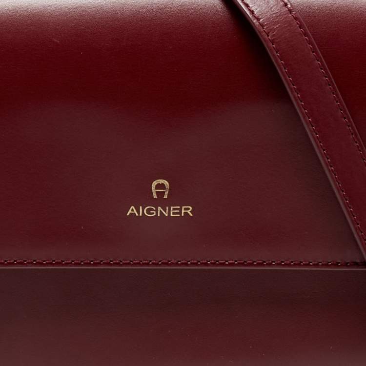 Pre Owned Aigner Burgundy Leather Amber Flap Crossbody Bag