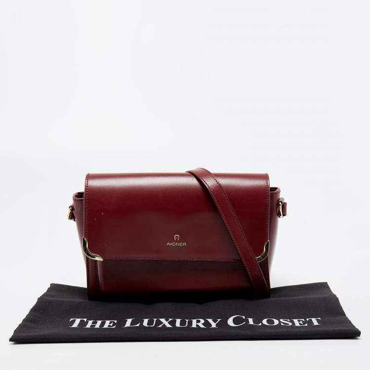 Pre Owned Aigner Burgundy Leather Amber Flap Crossbody Bag