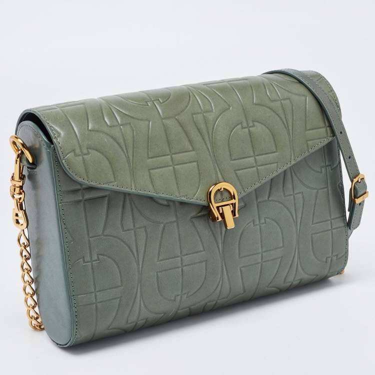 Pre Owned Aigner Green Logo Embossed Leather Pria Chain Shoulder Bag