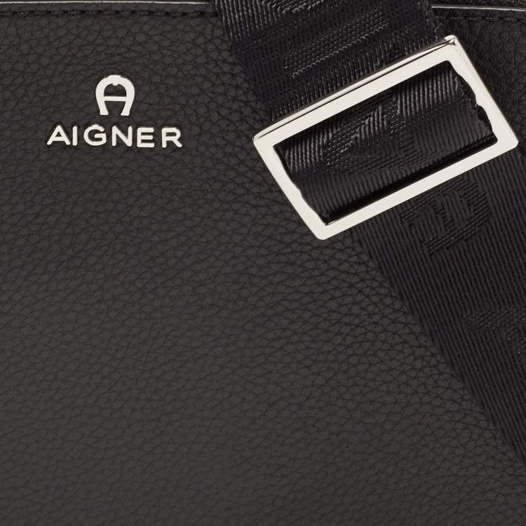 Pre Owned Aigner Black Grained Leather Matteo Crossbody Bag