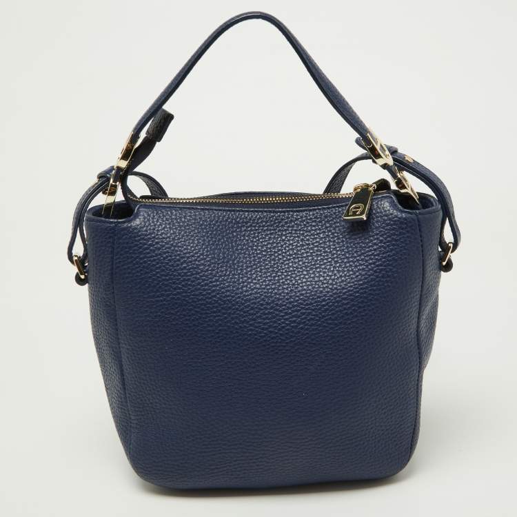 Pre Owned Aigner Blue Leather Crossbody Bag