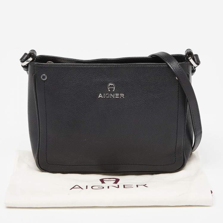 Pre Owned Aigner Black Leather Zip Crossbody Bag