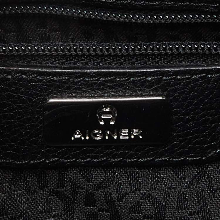 Pre Owned Aigner Black Leather Zip Crossbody Bag