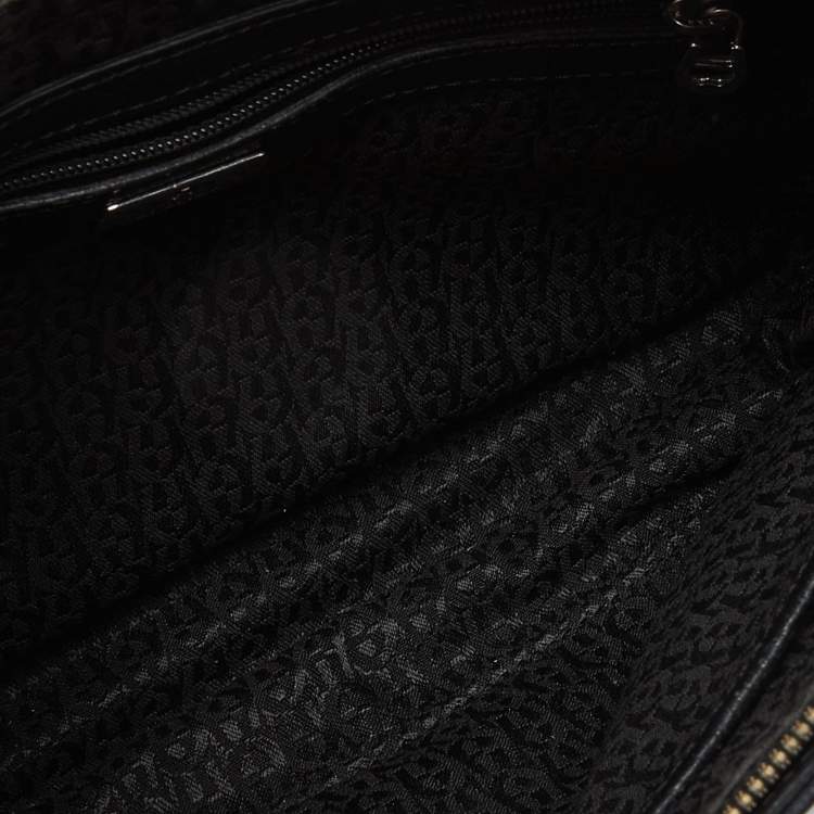 Pre Owned Aigner Black Leather Zip Crossbody Bag