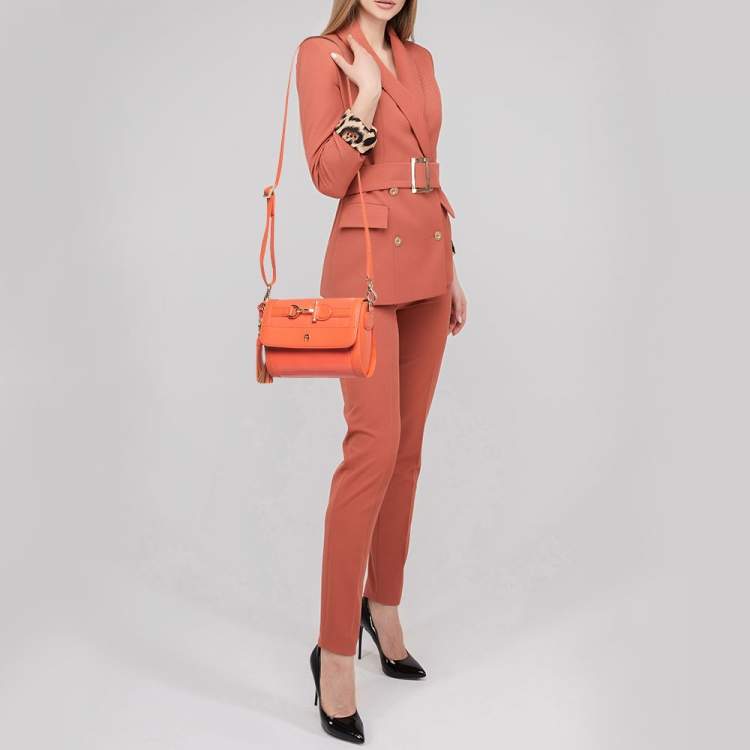 Pre Owned Aigner Peach Patent and Leather Clasp Flap Shoulder Bag