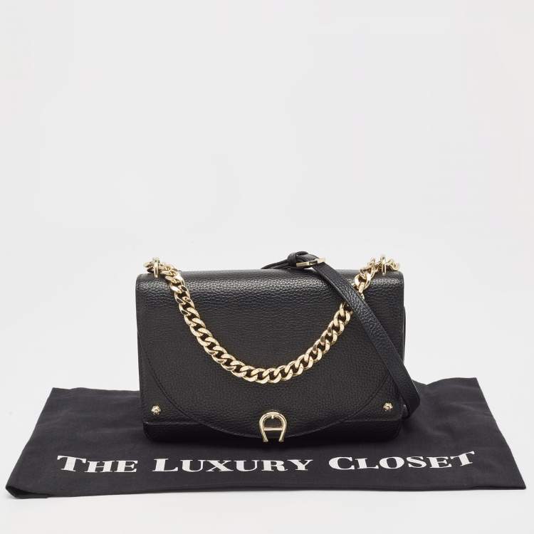 Pre Owned Aigner Black Leather Diadora Shoulder Bag