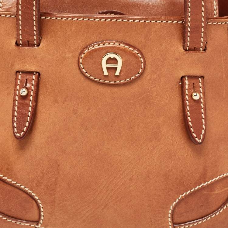 Pre Owned Aigner Brown Leather Logo Flap Hobo 