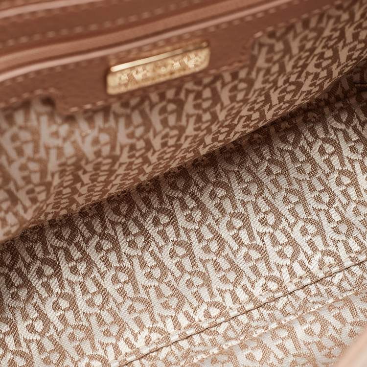 Pre Owned Aigner Beige Leather Isabela Shoulder Bag