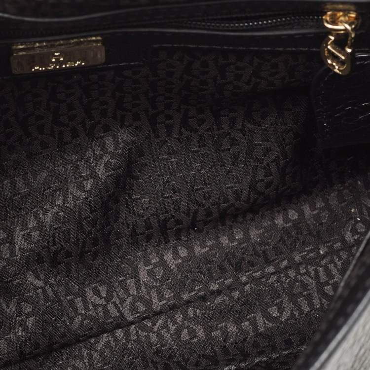 Pre Owned Aigner Black Pebbled Leather Flap Shoulder Bag