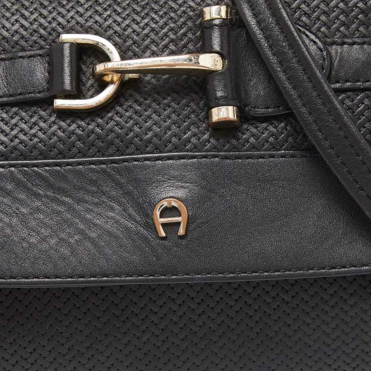 Pre Owned Aigner Black Textured Leather Cavallina Crossbody Bag