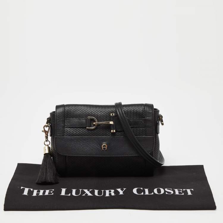 Pre Owned Aigner Black Textured Leather Cavallina Crossbody Bag