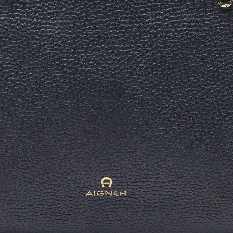 Pre Owned Aigner Blue Grained Leather Cybill Tote