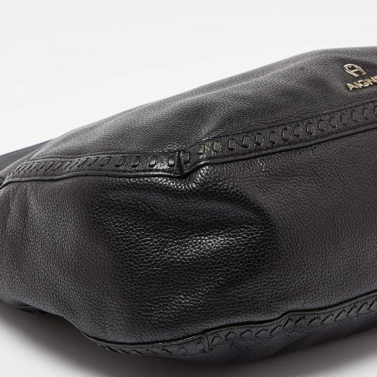 Pre Owned Aigner Black Leather Zip Hobo