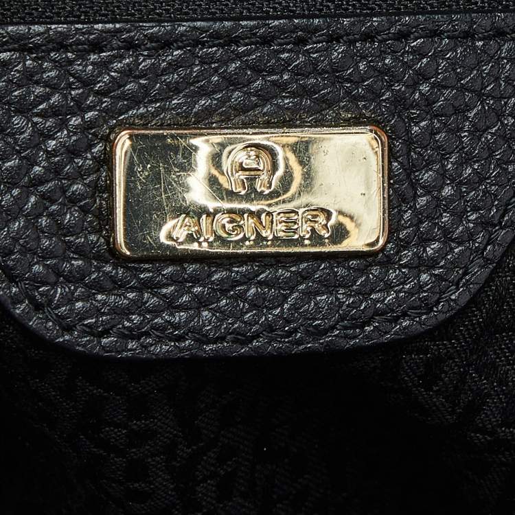 Pre Owned Aigner Black Leather Zip Hobo