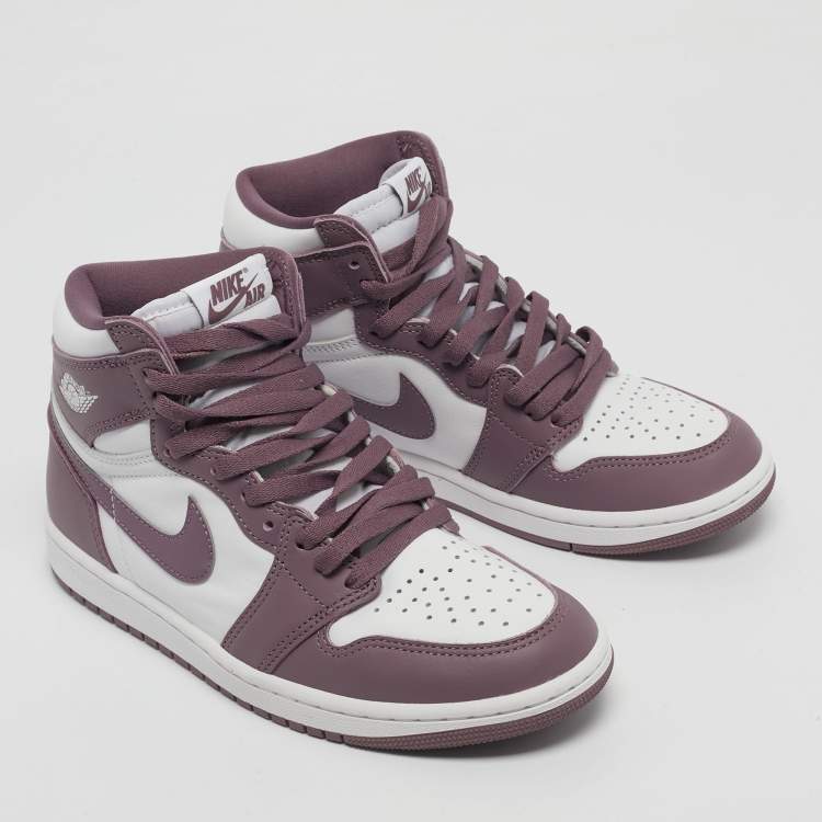 Pre Owned Air Jordans White/Mauve Leather Jordan 1 Retro High OG Sneakers Size 39