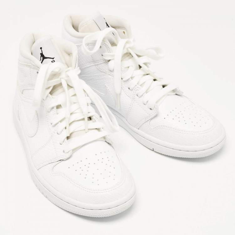 Pre Owned Air Jordans White Leather Air Jordan 1 High Top Sneakers Size 36.5