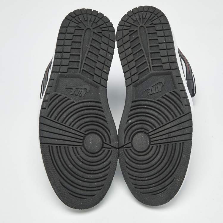مملوكة مسبقًا Air Jordans Black/White Leather Jordan 1 Mid Reverse Black Toe Sneakers Size 38.5