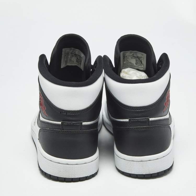 مملوكة مسبقًا Air Jordans Black/White Leather Jordan 1 Mid Reverse Black Toe Sneakers Size 38.5