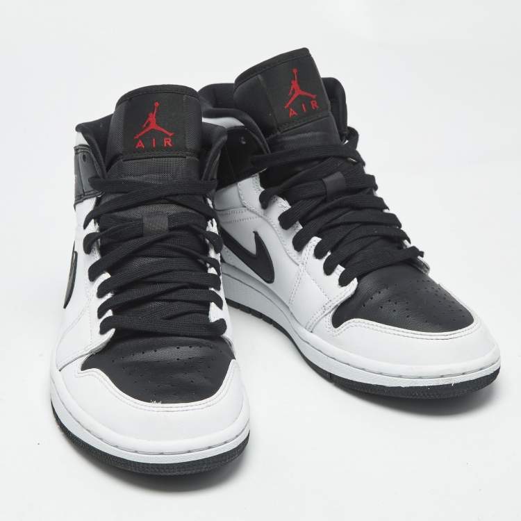 مملوكة مسبقًا Air Jordans Black/White Leather Jordan 1 Mid Reverse Black Toe Sneakers Size 38.5