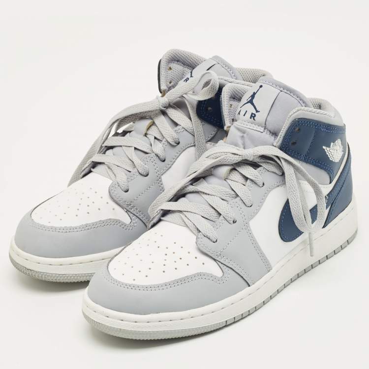 Pre Owned Air Jordan Grey/Navy Blue Leather 1 Mid Wolf Grey Midnight Navy Sneakers Size 38