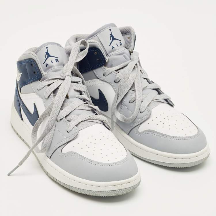 Pre Owned Air Jordan Grey/Navy Blue Leather 1 Mid Wolf Grey Midnight Navy Sneakers Size 38