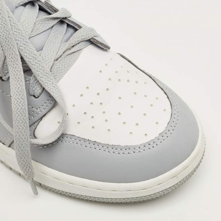 Pre Owned Air Jordan Grey/Navy Blue Leather 1 Mid Wolf Grey Midnight Navy Sneakers Size 38