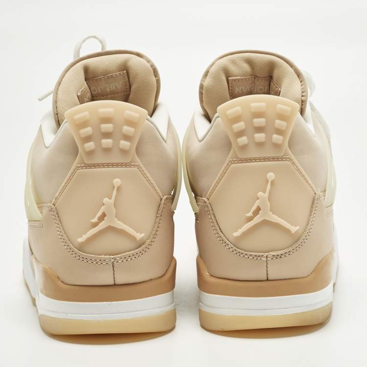 مملوكة مسبقًا Air Jordans Jordan 4 Retro Shimmer Size 44.5 Beige Durabuck Leather High Top Sneakers