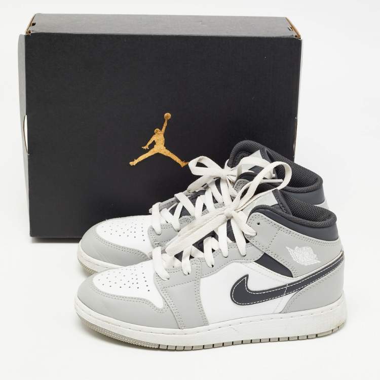 Pre Owned Air Jordans Tricolor Leather Air Jordan 1 Mid Light Smoke Grey Sneakers Size 37.5