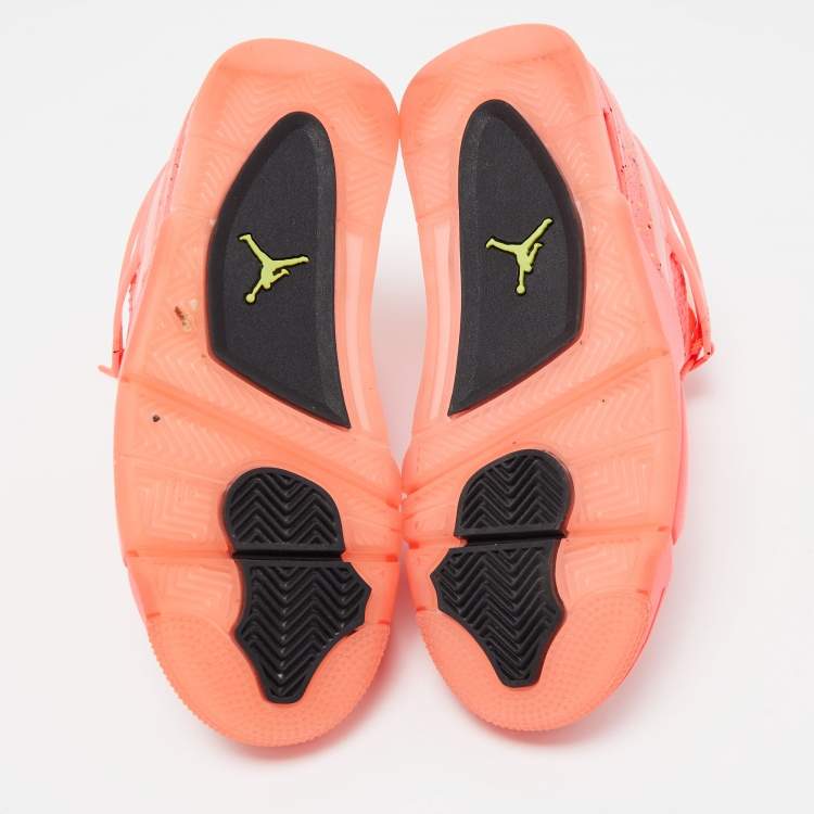 مملوكة مسبقًا Air Jordans Neon Pink Patent Leather Jordan 4 Hot Punch Sneakers Size 36.5