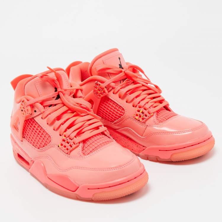 مملوكة مسبقًا Air Jordans Neon Pink Patent Leather Jordan 4 Hot Punch Sneakers Size 36.5