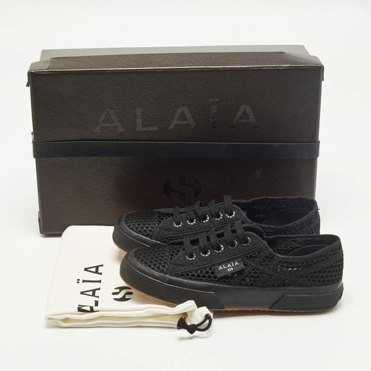 مملوكة مسبقًا Alaia Superga Size 36 Black Canvas and Net Lace Up Sneakers