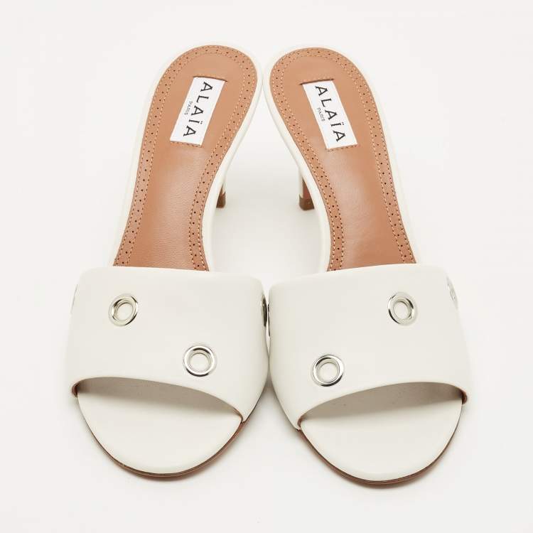 Pre Owned Alaia Oeillets Size 37 White Leather Slide Sandals