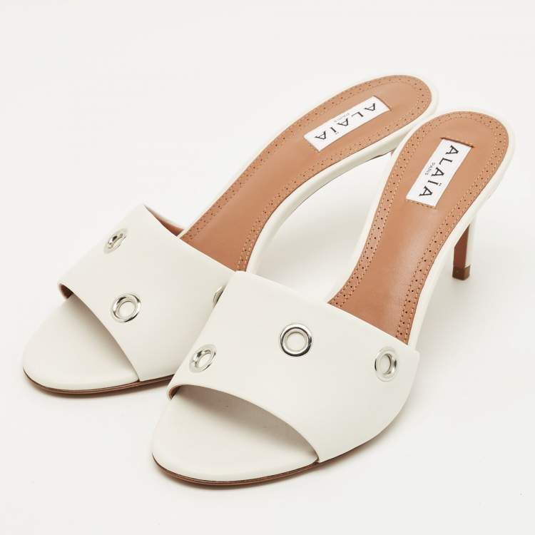 Pre Owned Alaia Oeillets Size 37 White Leather Slide Sandals