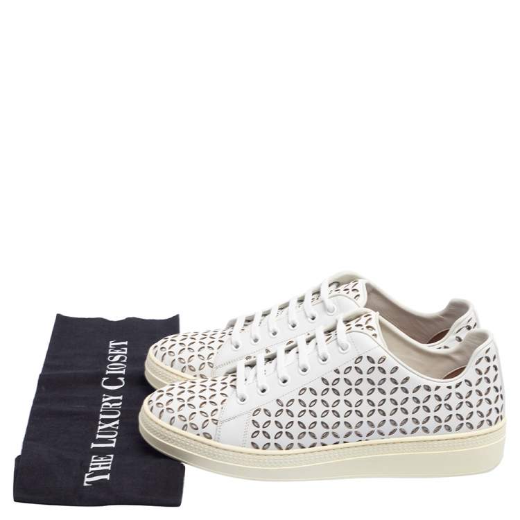 مملوكة مسبقًا Alaia White Laser Cut Leather Low Top Sneakers Size 40