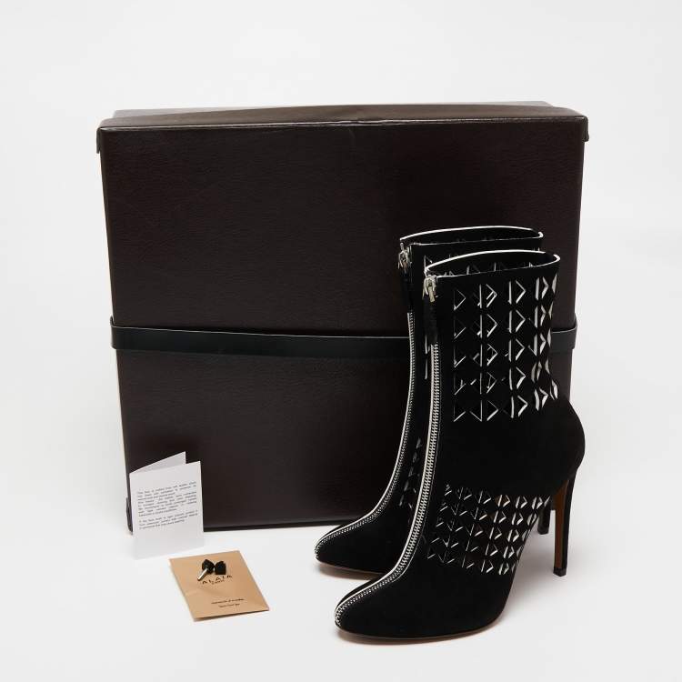 مملوكة مسبقًا Alaia Black Suede Cutout Front Zip Ankle Boots Size 38.5