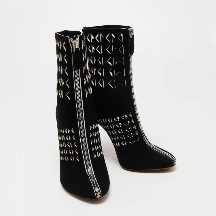 مملوكة مسبقًا Alaia Black Suede Cutout Front Zip Ankle Boots Size 38.5