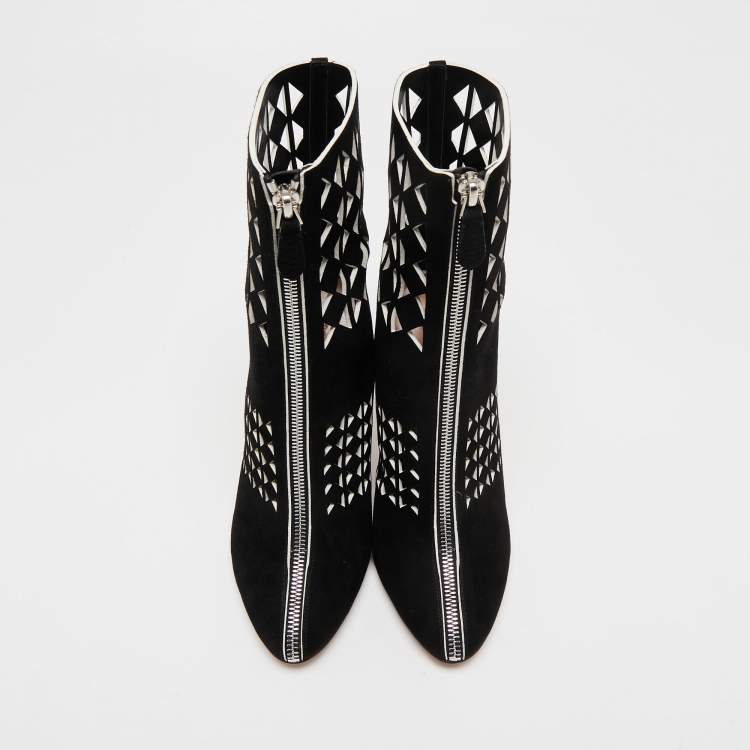 مملوكة مسبقًا Alaia Black Suede Cutout Front Zip Ankle Boots Size 38.5