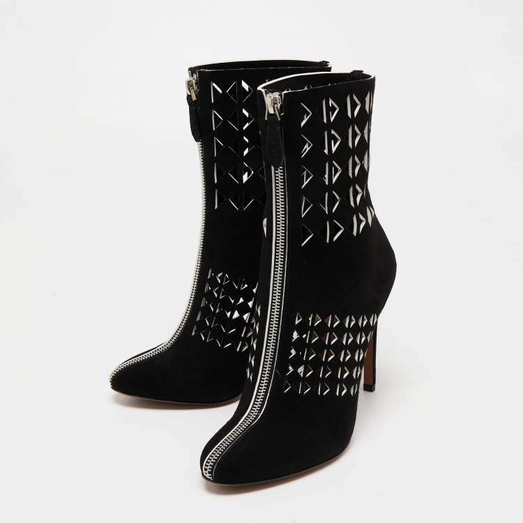 مملوكة مسبقًا Alaia Black Suede Cutout Front Zip Ankle Boots Size 38.5