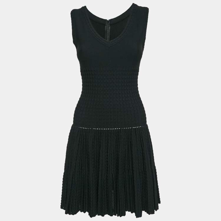 مملوكة مسبقًا Alaia Black Wool Blend Knit Pleated Short Dress M