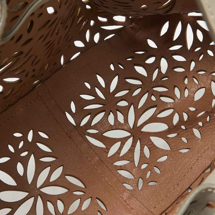 Pre Owned Alaia Beige Lasercut Leather Rose Marie Bucket Bag
