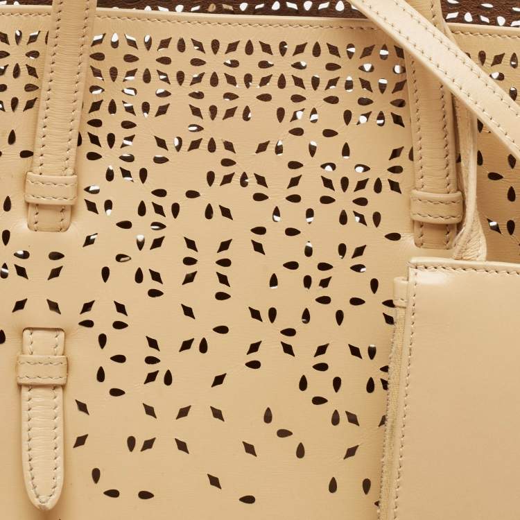 Pre Owned Alaia Light Beige Laser Cut Leather Le Mina 25 Tote