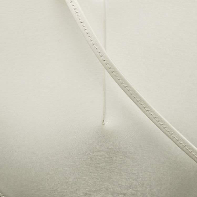Pre Owned Alaia White Leather Le Coeur Crossbody Bag
