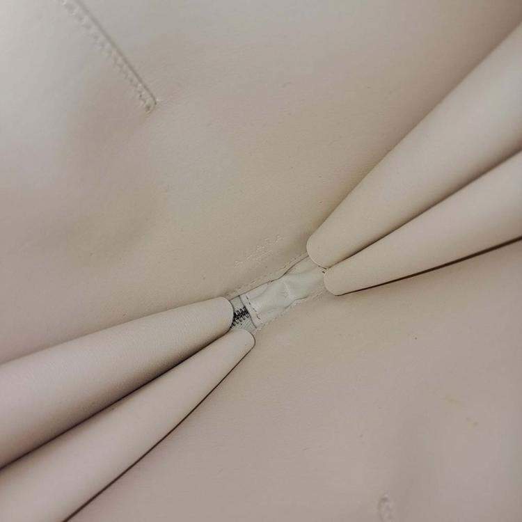 Pre Owned Alaia Beige Leather Heart Bag